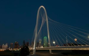 A beautiful, jaw-dropping arch of concrete and steel, the Margaret Hunt Hill Bridge unites Dallas both literally and figuratively. The bridge, an extension of the Woodall Rodgers Freeway designed by noted Spanish architect Santiago Calatrava, connects Uptown and West Dallas where they meet at the Trinity River.